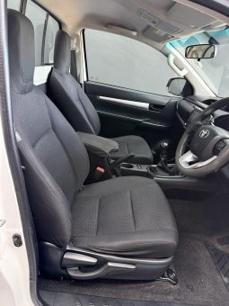 Toyota Hilux 2.4GD6 RB Raider M/T full