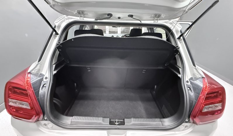 2023 Suzuki Swift Auto full